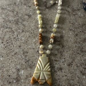 Vintage 60-70’s polished yellow jasper stone necklace